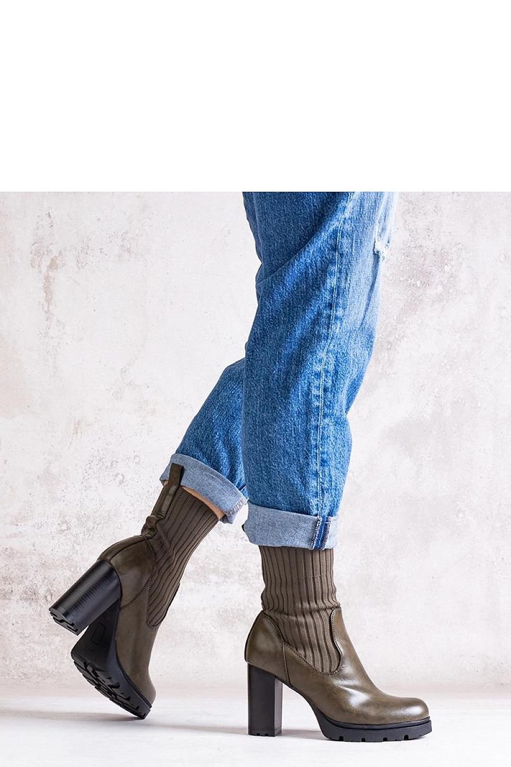 Heel boots model 205810